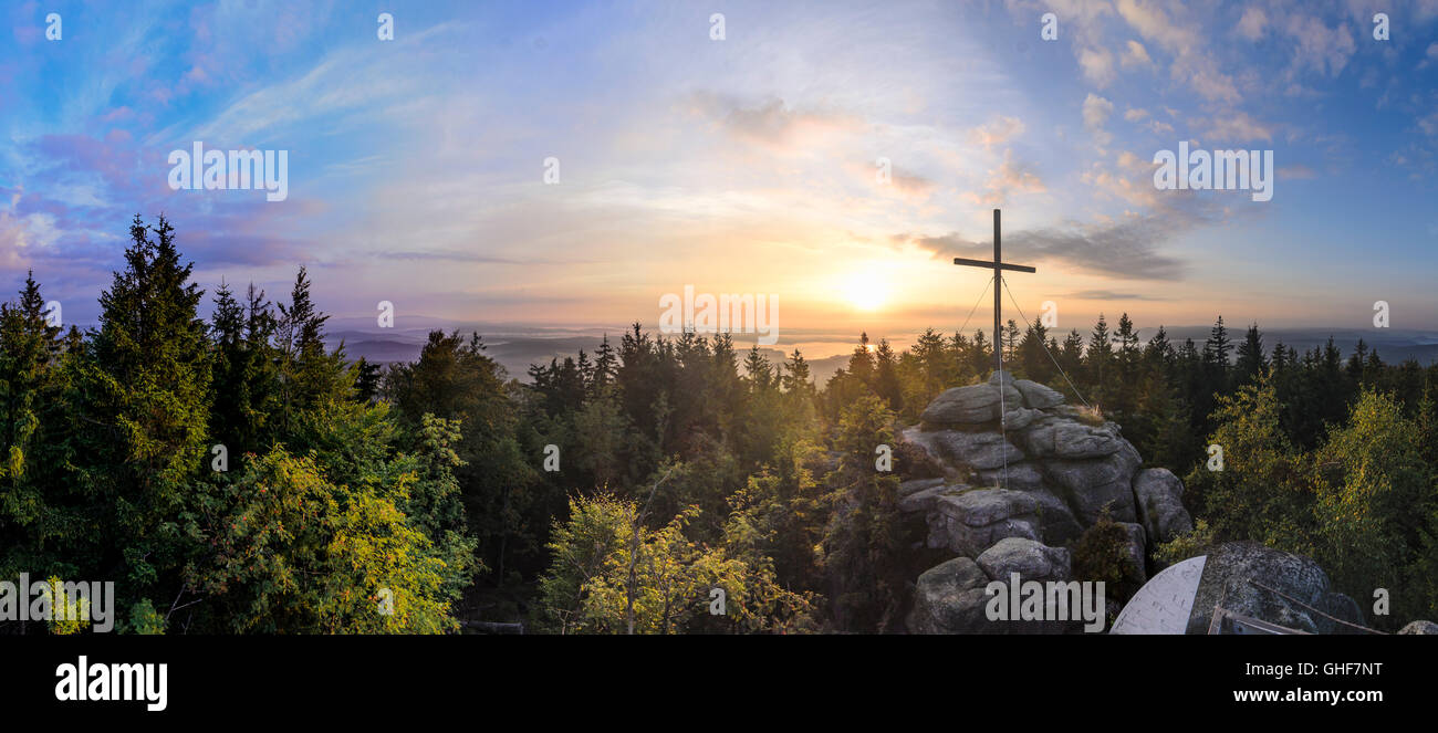 Aigen im Mühlkreis : Sommet Bärenstein surplombant la rivière Vltava de réservoir de Lipno au lever du soleil, l'Autriche, Niederösterreich, Upper Aust Banque D'Images