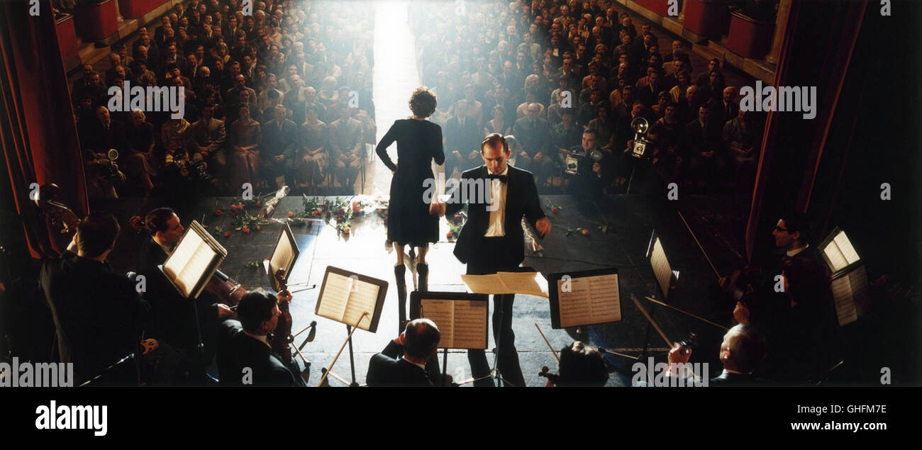 LA VIE EN ROSE La vie en rose / La Mome Frankreich 2006 La vie en rose / Edith Piaf (Marion Cotillard) Régie : Olivier Dahan aka. La vie en rose / La Mome Banque D'Images