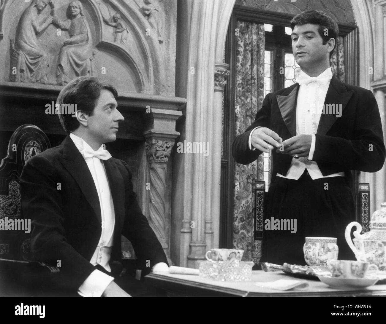 JEAN-PIERRE CASSEL (Antoine), JEAN-CLAUDE BRIALY (Le prince) Comedy Regie : Philippe de Broca Banque D'Images