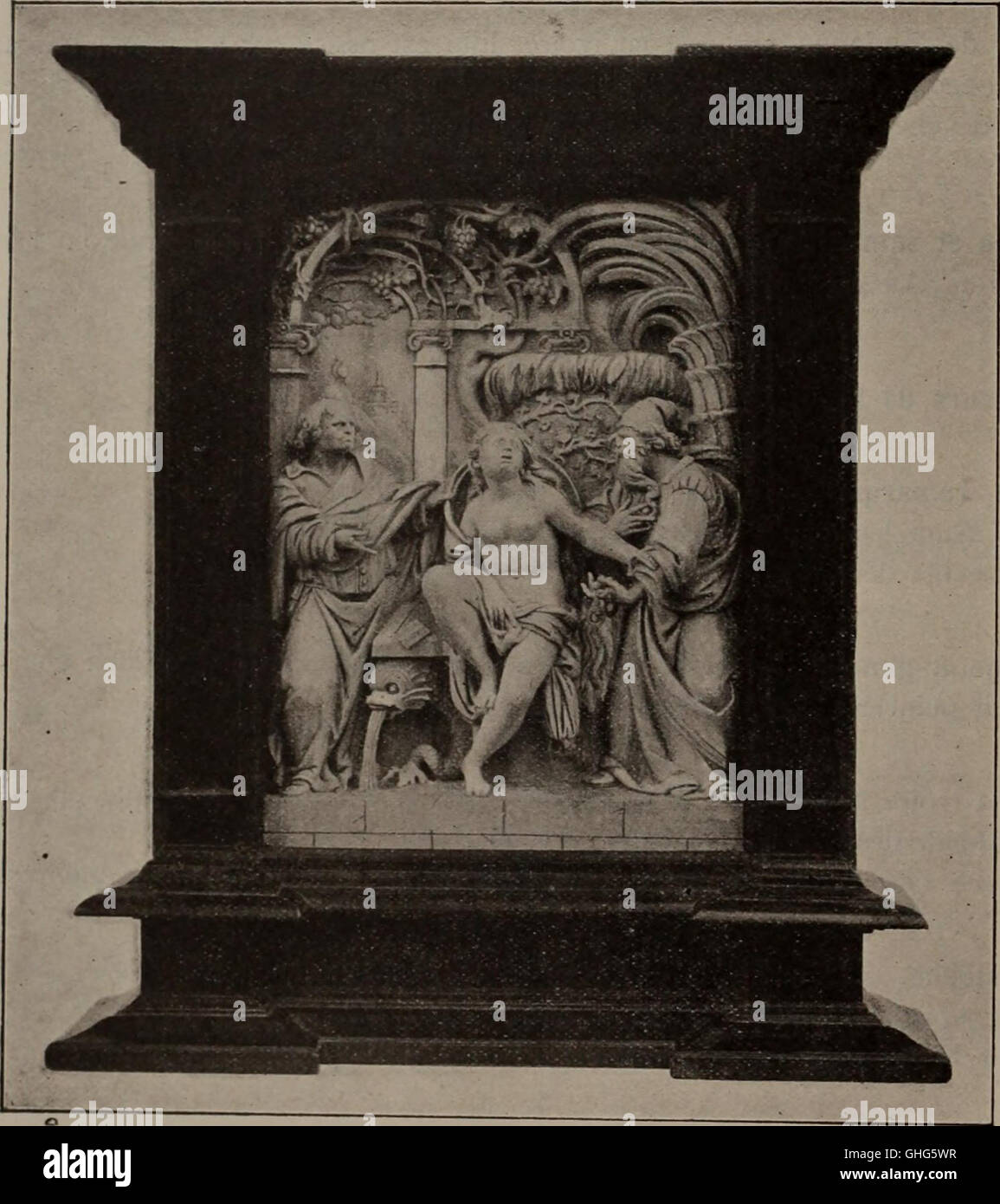 La Galerie de Portraits et autres tableaux anciens (1900) est une collection de portraits et de peintures anciennes, mettant en valeur des figures notables et des œuvres artistiques des périodes antérieures. La galerie reflète l’évolution du monde de l’art, préservant les ressemblances d’individus importants et de réalisations artistiques de l’histoire. Banque D'Images