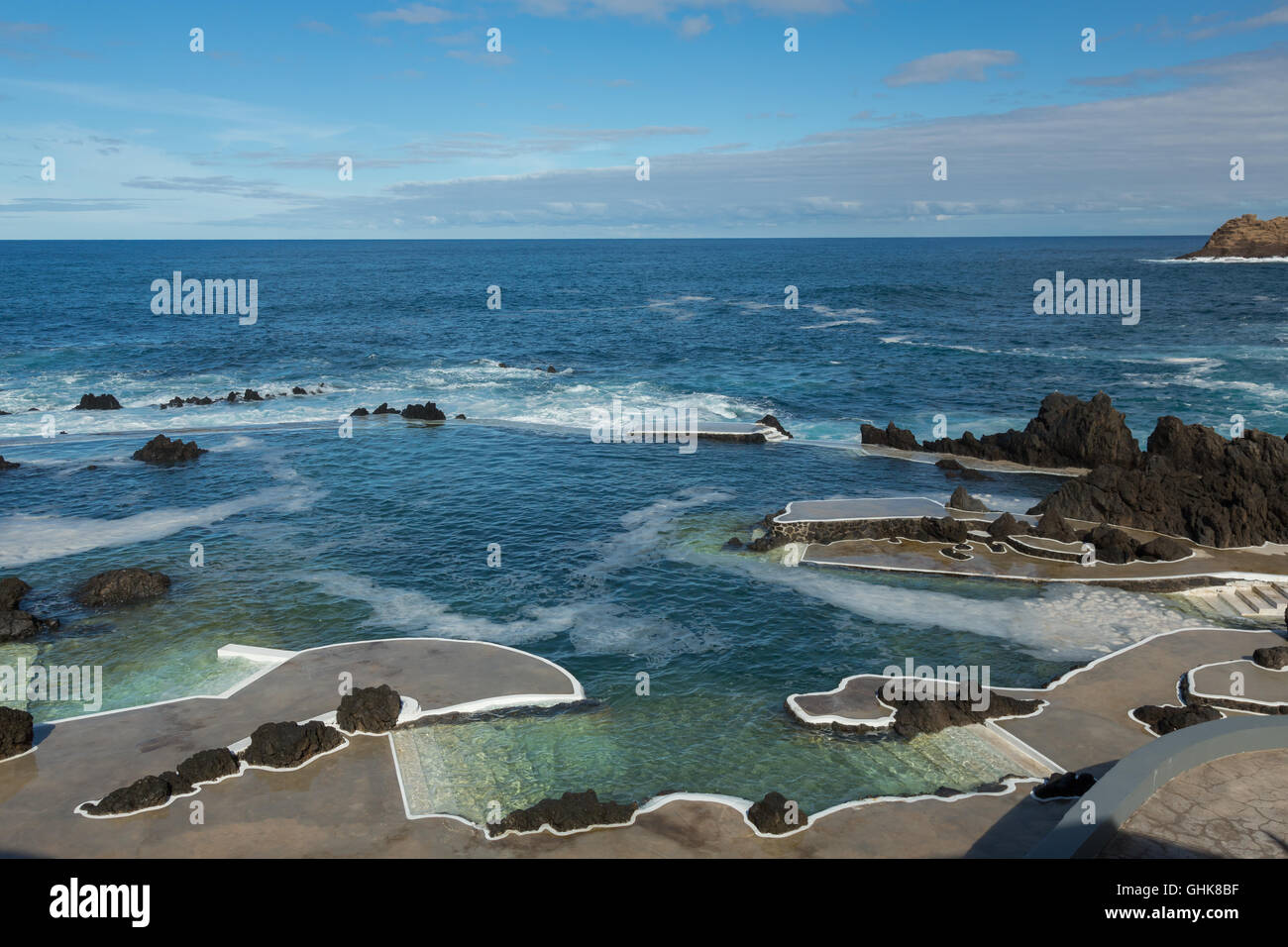 Porto Moniz avec la célèbre piscine naturelle sur l'île de Madère, Portugal  Photo Stock - Alamy