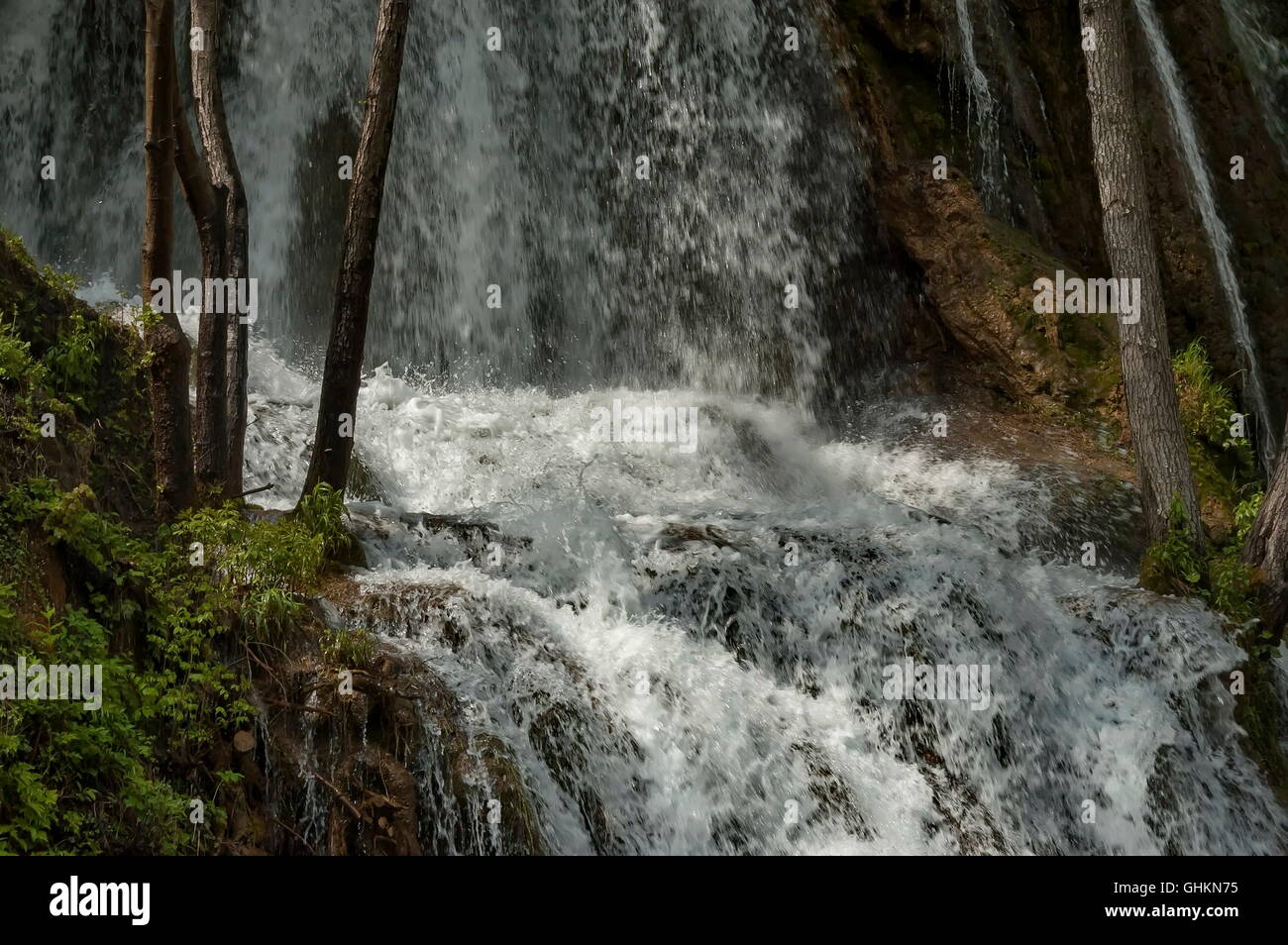 Partie de cascade Cascade, rivière Bigar en Serbie, Europe Banque D'Images