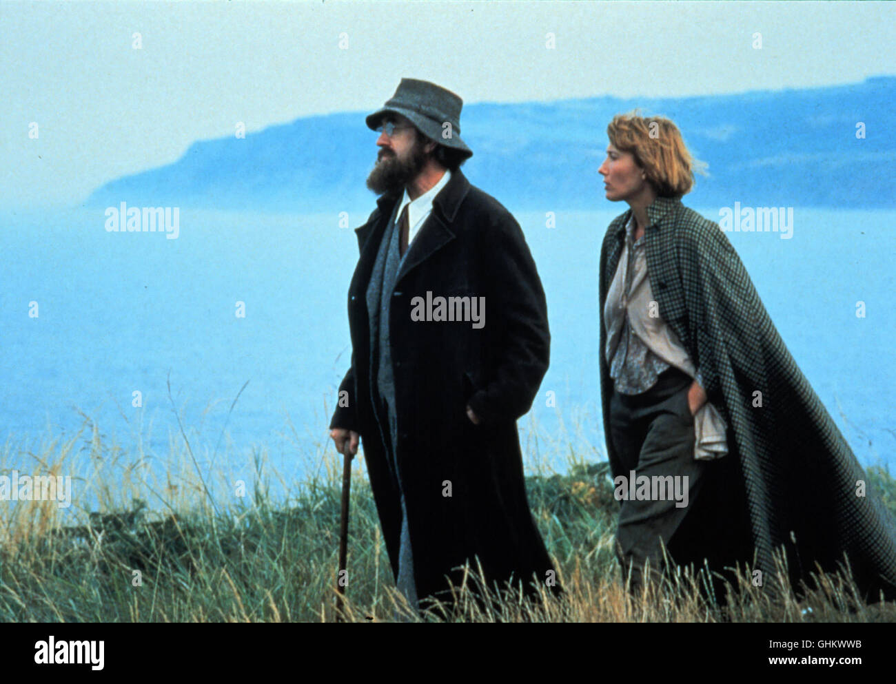 Die tragische Liebesgeschichte der Malerin anglais Dora Carrington (EMMA THOMPSON) und dem homosexuellen Schriftsteller Lytton Strachey (Jonathan Pryce) in einer dans erzählten Künstlerbiografie sechs Kapiteln historischen. Regie : Christopher Hampton aka. Carrington Banque D'Images