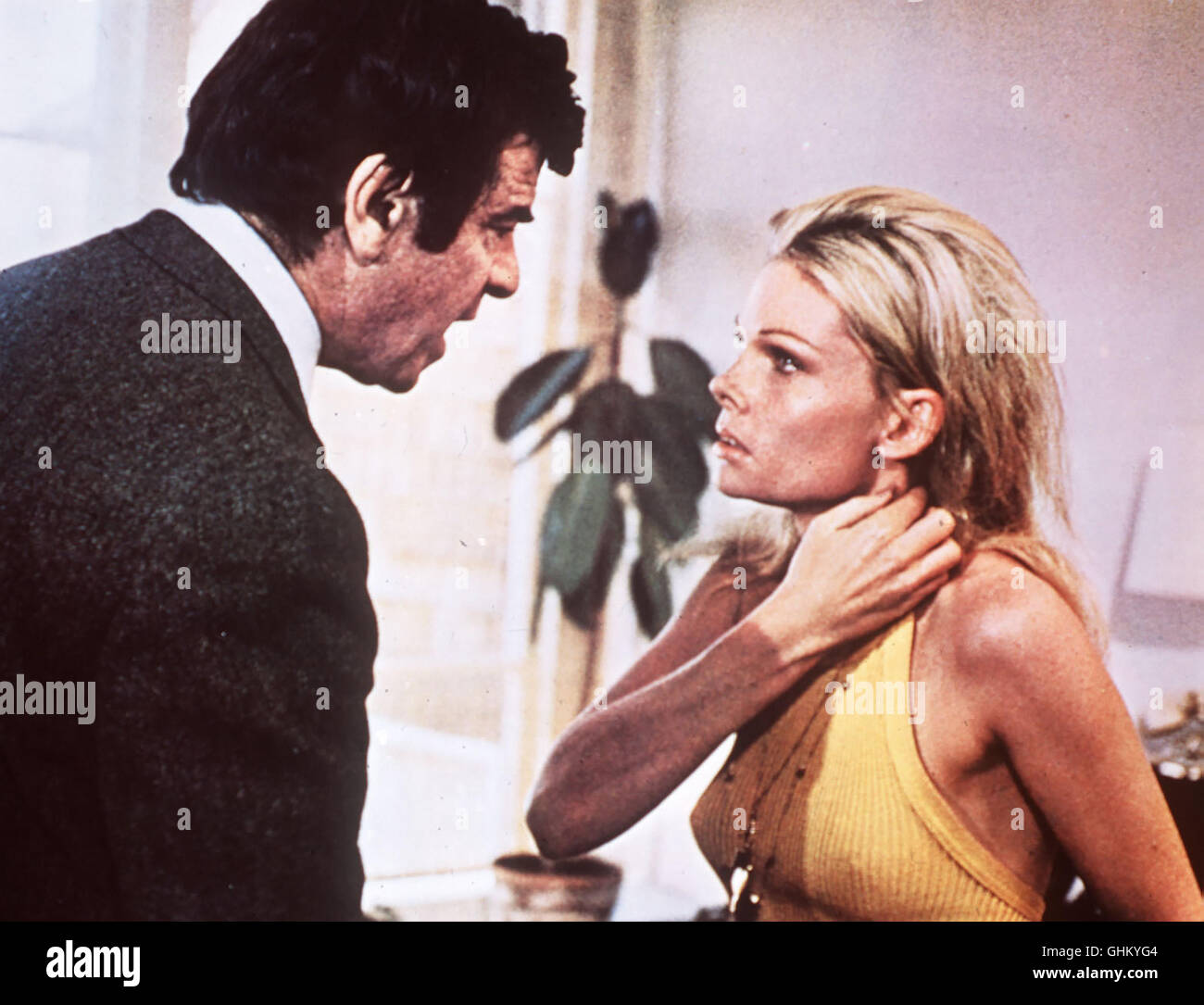 Bringt Ein Massenmord San Francisco en Aufruhr : Die Polizei jagt einen Unbekannten, der mit seinem Maschinengewehr Bus in ein Blutbad angerichtet hat. Voir mit Walter Matthau als Jake Martin und Cathy Lee Crosby als Kay Butler Regie : Stuart Rosenberg aka. Le policier de rire Banque D'Images