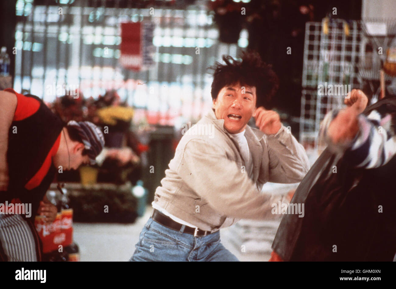 Keung (JACKI CHAN), ein Polizist aus der ist, Hongkong anläßlich seines Onkels Hochzeit in der Bronx. Er nutzt die Zeit, um seinen Urlaub dort zu verbringen. Aber Keung kommt Weder noch Entspannungsprogramm zum zum de visites. Regie : Stanley Tong aka. Jackie Chan dans le Bronx Banque D'Images Keung (JACKI CHAN), ein Polizist aus der ist, Hongkong anläßlich seines Onkels Hochzeit in der Bronx. Er nutzt die Zeit, um seinen Urlaub dort zu verbringen. Aber Keung kommt Weder noch Entspannungsprogramm zum zum de visites. Regie : Stanley Tong aka. Jackie Chan dans le Bronx Banque D'Images