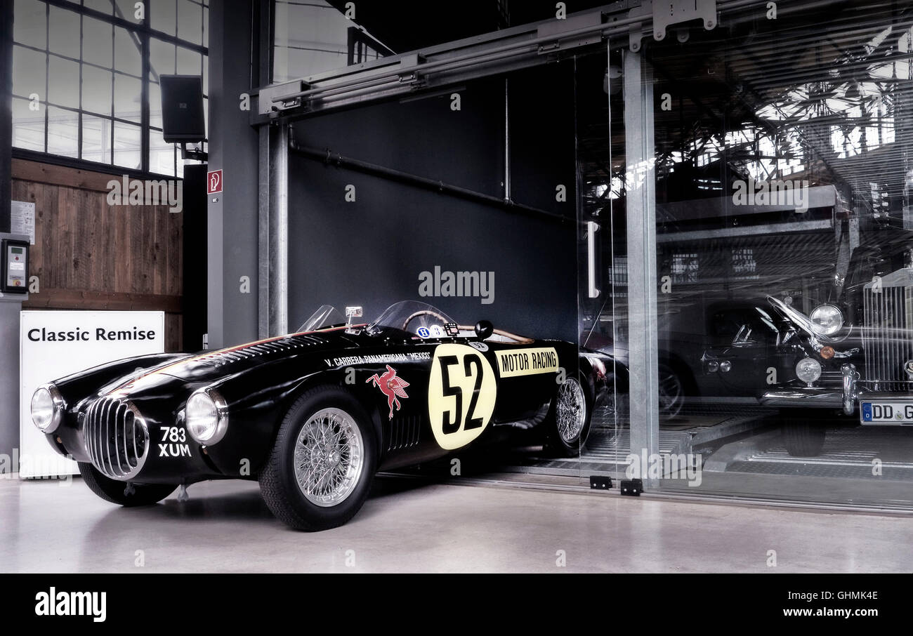 Le Classic Remise voiture classique et de stockage à Dusseldorf ALLEMAGNE centre de vente Banque D'Images