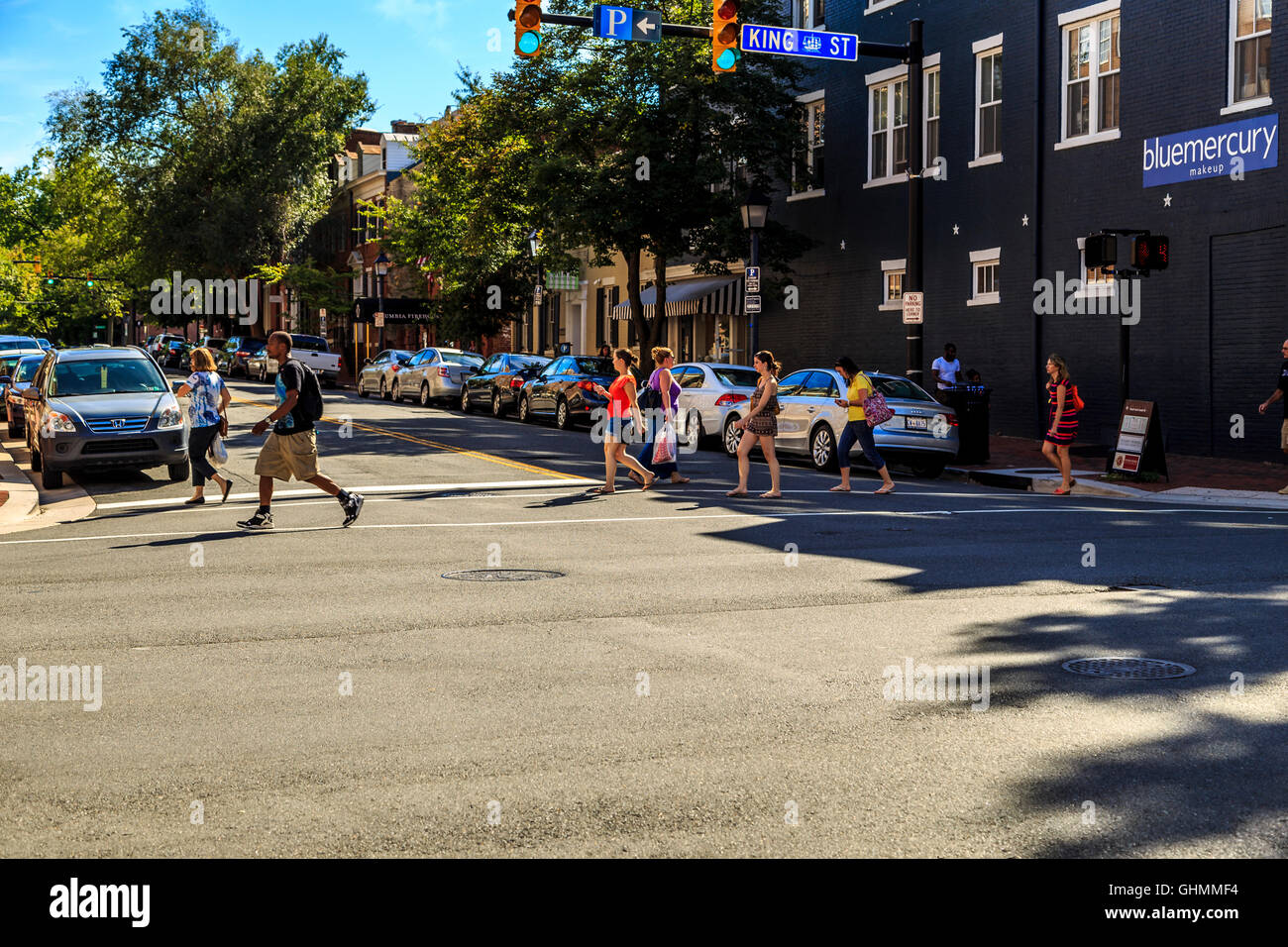 Les gens sur les piétons à pied la vieille ville d'Alexandria en Virginie Banque D'Images