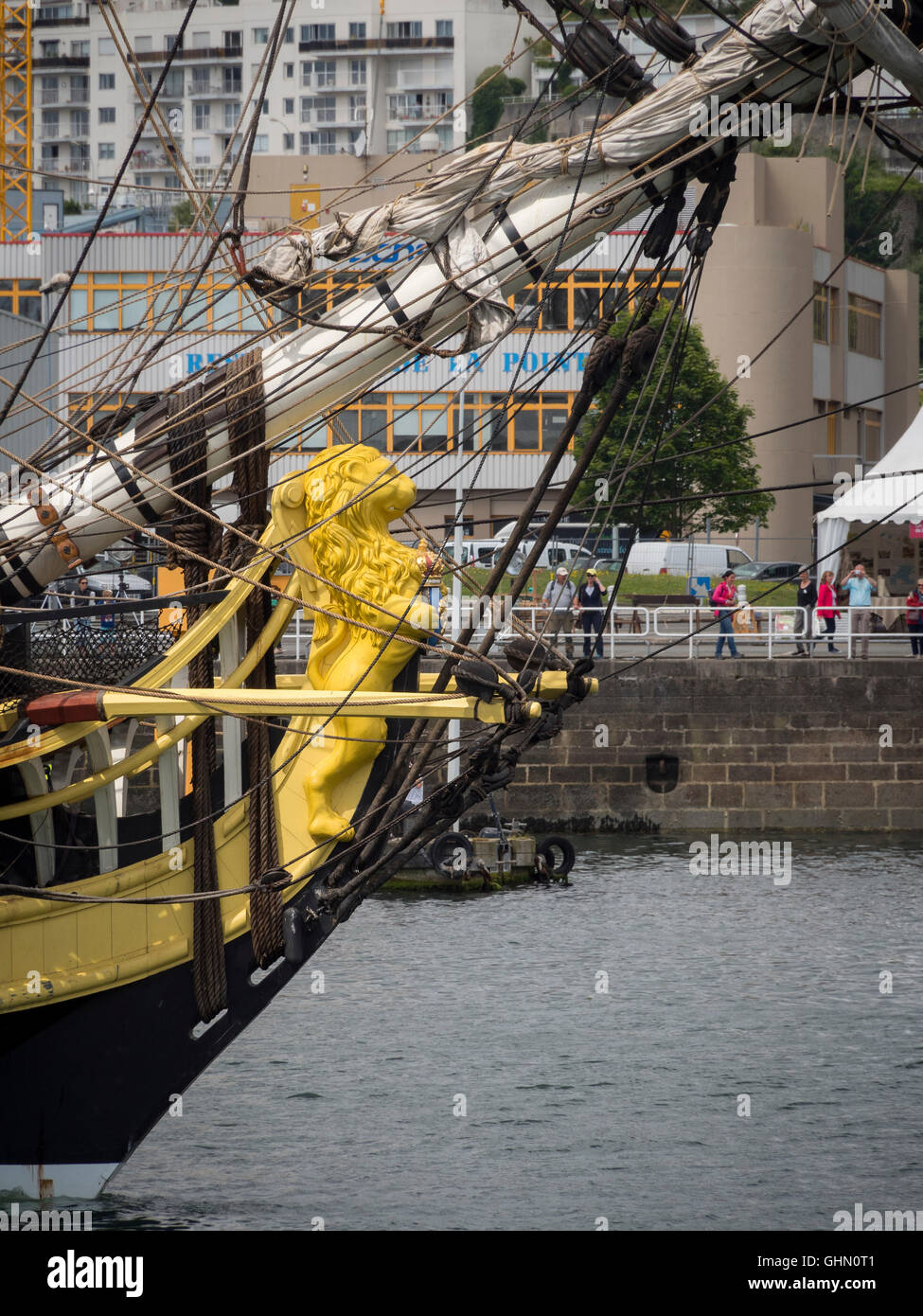 Le lion jaune figure de proue de l'Hermione. Banque D'Images