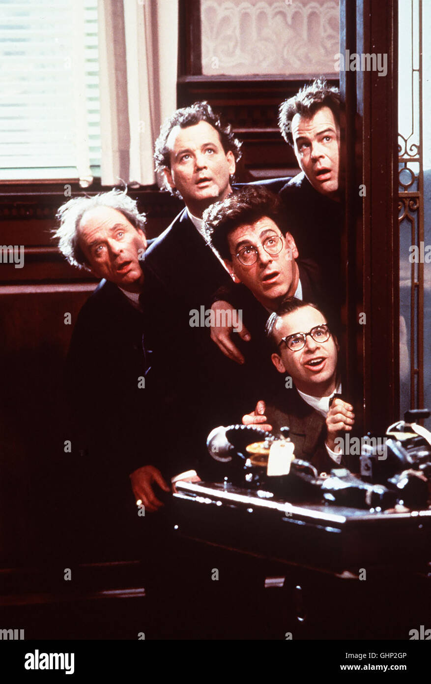 Als sie ihren gutbezahlten Uni-Job Parapsychologie-Doktoren verlieren, gründen drei ihre eigene Geisterjäger-Firma, die 'Gostbusters"... Bild : HARRIS JULON, Bill Murray, Harold Ramis, Rick, Dan Akroyd, Rick MORANIS Regie : Ivan Reitman aka. Ghostbusters Banque D'Images