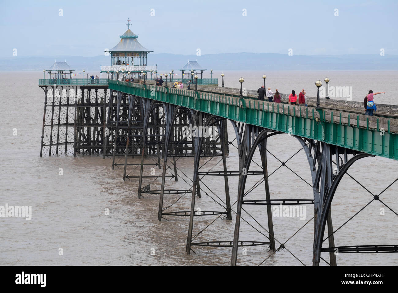 Clevedon pier sur l'estuaire de la Severn à Somerset, England, UK Banque D'Images