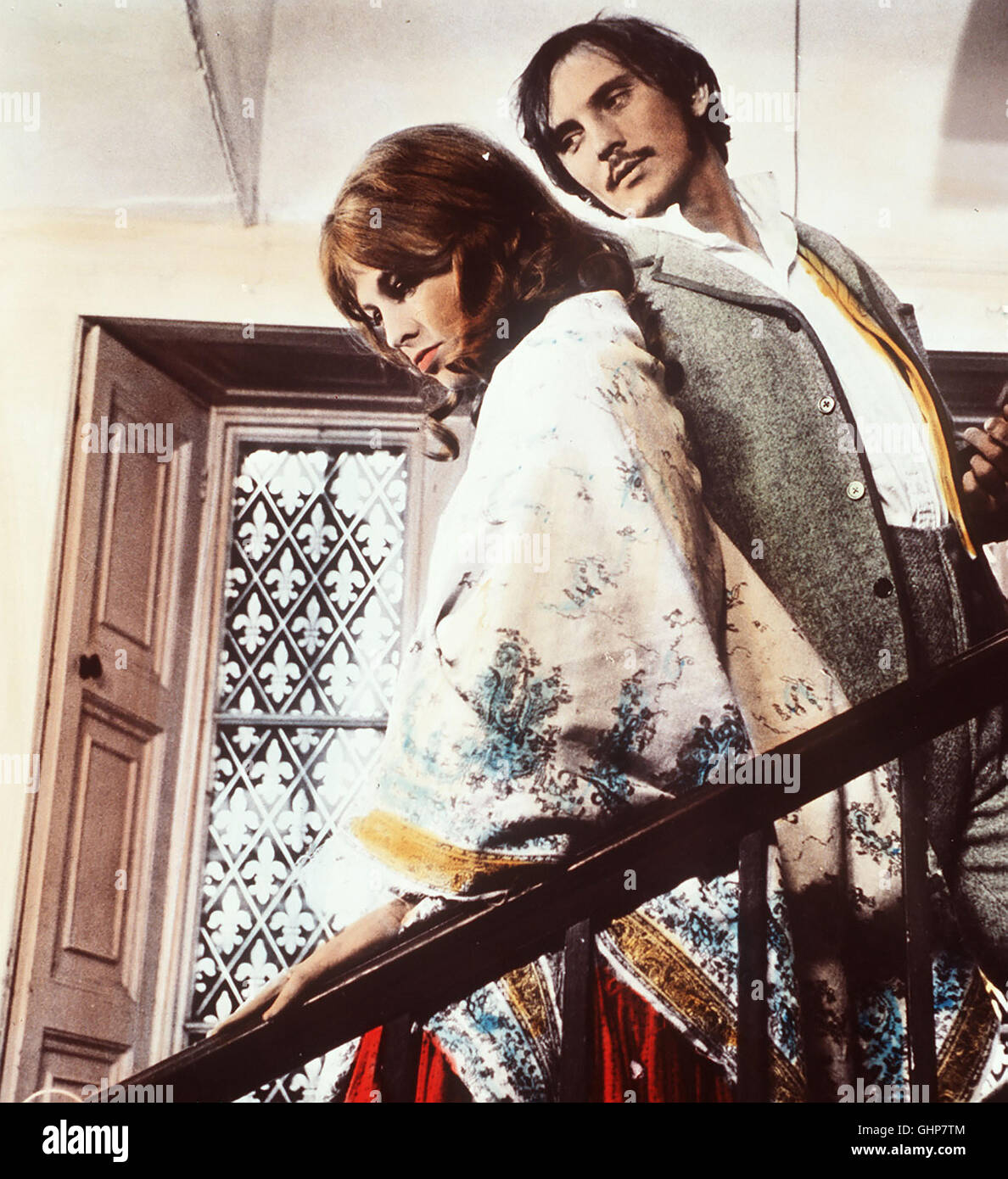 Die herrin von Batsehba Everdene Thornhill (JULIE CHRISTIE) hat sich in den attraktiven Schörzenjäger Seargentt Troy (Terence Stamp) verliebt. Dies wird ihr zum Verhängnis... Regie : John Schlesinger aka. Loin de la foule Banque D'Images