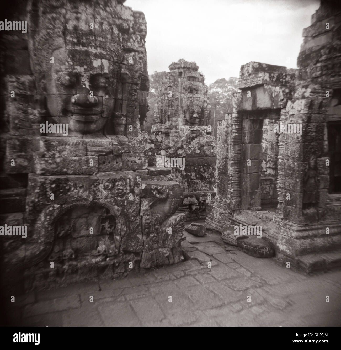 Face pierre d'Avalokiteshvara sur temple Bayon, Angkor Wat, Angkor, au Cambodge. Banque D'Images