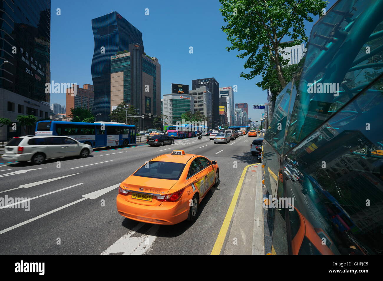 La gare de Gangnam, au niveau de la rue du quartier de Gangnam, à Séoul Banque D'Images