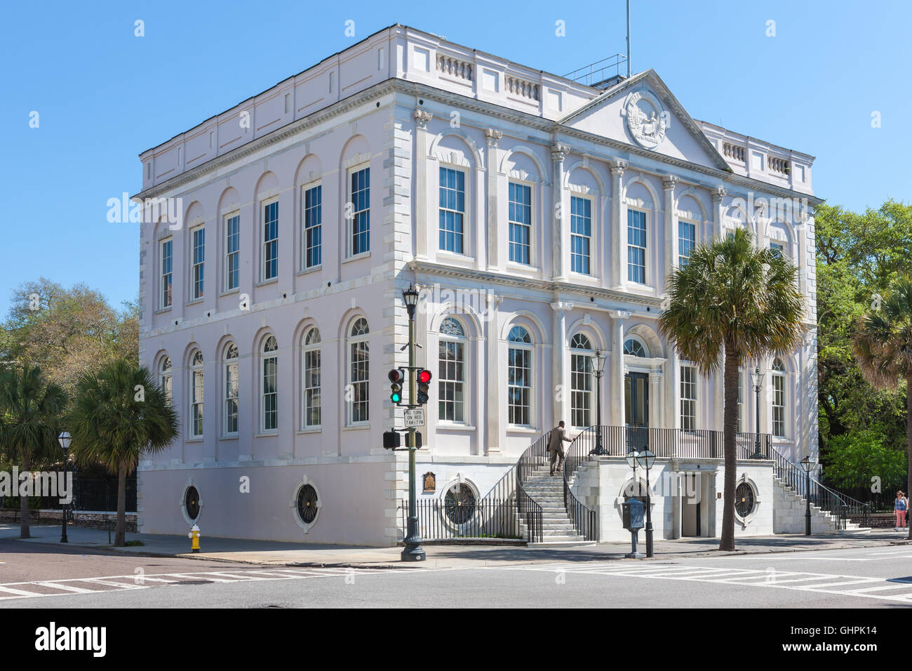 L'historique Hôtel de Ville Adamesque sur Broad Street à Charleston, Caroline du Sud. Banque D'Images