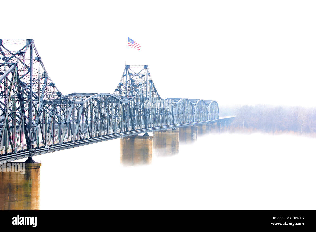 Le pont du Mississippi est en brouillard Banque D'Images