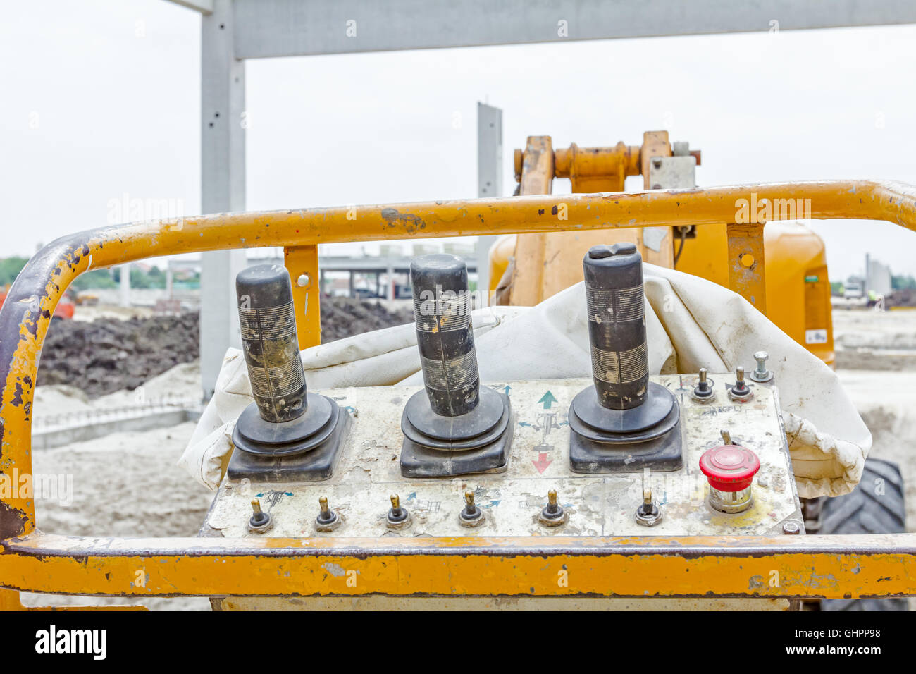 Conseil de contrôle d'une grue jaune. Machine de levage de la flèche. Banque D'Images