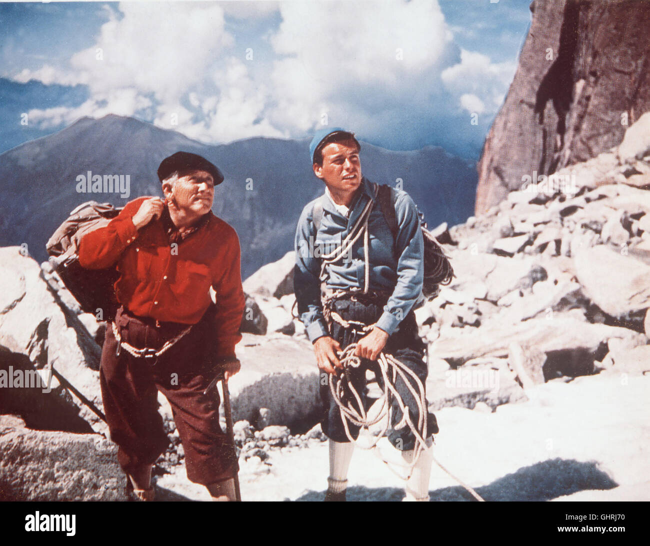 DER BERG DER VERSUCHUNG Zacharias (Spencer Tracy) und Chris Teller (ROBERT WAGNER) einen wagen Flugzeugrack lebensgefährlichen Aufstieg zu einem im Mount-Blanc-Gebiet. Eine der aus der andere, Geldgier Bruderliebe aus. Regie : Edward Dmytryk aka. La montagne Banque D'Images