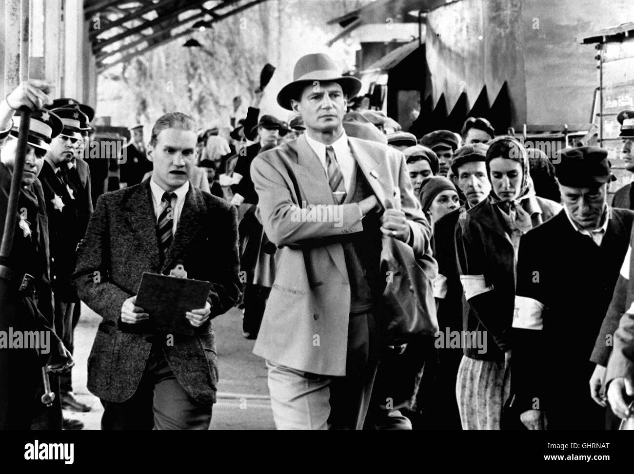 Schindlers Liste USA 1993 Regie : Steven Spielberg Liam Neeson, Oskar Schindler (Mitte) Banque D'Images