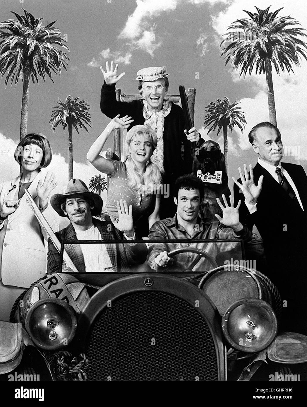 Le Beverly Hillbillies SIND LOS- Camplett verwitweter Hinterwäldler Jed, aus l'Arkansas, wird durch einen Erdölfund zum Milliardär. Er zieht nach Beverly Hills und sucht eine neue Frau, die Tochter aufblühenden grievend senneur die feine Lebensart beibringen soll, doch Das Paar und zwielichte Tyler Laura hat es auf seine et abgesehen... Bild : Lily Tomlin (Mlle Hathaway), JIM VARNEY (Jed), ERIKA ELENIAK Elly (mai), Cloris Leachman (Granny), DIEDRICH BADER (Jethro), DABNEY COLEMAN (Milburn Drysdale) Régie : Penelope Spheeris aka. The Beverly Hillbillies Banque D'Images