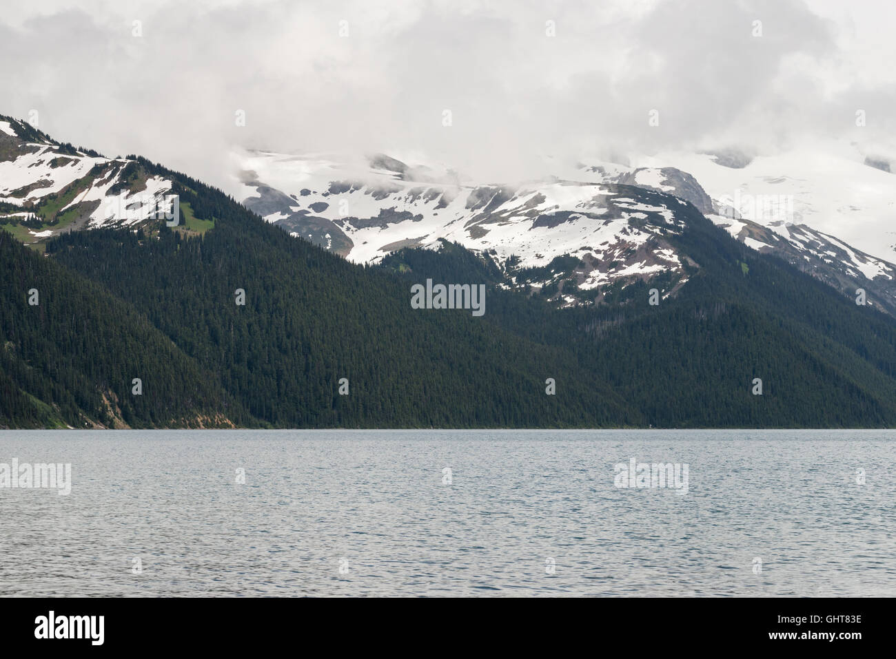 Montagnes & Garibaldi Lake dans le parc provincial Garibaldi, British Columbia, Canada Banque D'Images