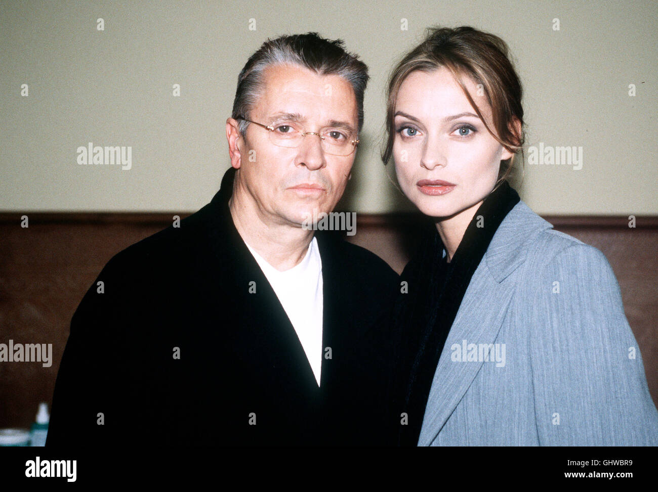 DER MÖRDER MEINER DANS NÄHE- Neuer Kinofilm : Hauptkommissarin Annabelle Schuster sucht den Killer mit der Maske, dessen letztes Opfer Sylvie Gittes, Die Frau des schönheitschirurgen Hanno, ist. Foto : Hanno (HENRY HÜBCHEN) und Sylvie (CATHERINE FLEMMING). Regie : Bernd BÜhlich Banque D'Images