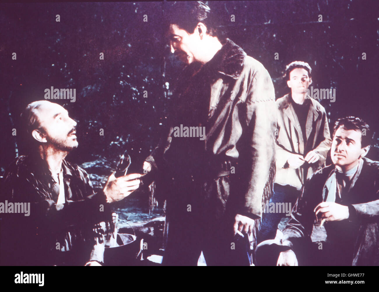 DIE LETZTE JAGD- der Büffeljäger Charles, éleveur Sandy, sein Gefährte Holzbein Indianer-Jimmy «' und gehen nochmals auf Büffeljagd. Im Laufe der Jagd werden sie zu Todfeinden, zumal die Indianer verachtet Charles ... LLOYD NOLAN - 'Holzbein' ROBERT TAYLOR - Charly RUSS TAMBLYN - JIMMY STEWART GRANGER - Sandy Regie : Richard Brooks aka. La dernière chasse Banque D'Images