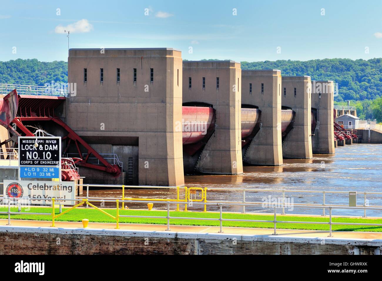 No10 Écluse et barrage sur la rivière Mississippi, à Guttenberg, Iowa construit par l'US Army Corps of Engineers. Guttenberg, Iowa, États-Unis. Banque D'Images