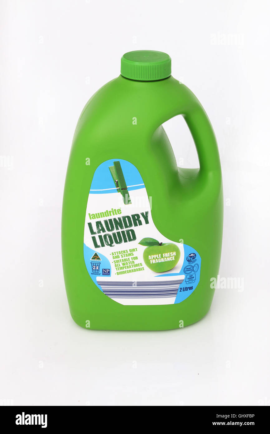 Produits liquides blanchisserie Aldi australienne contre fond blanc Banque D'Images