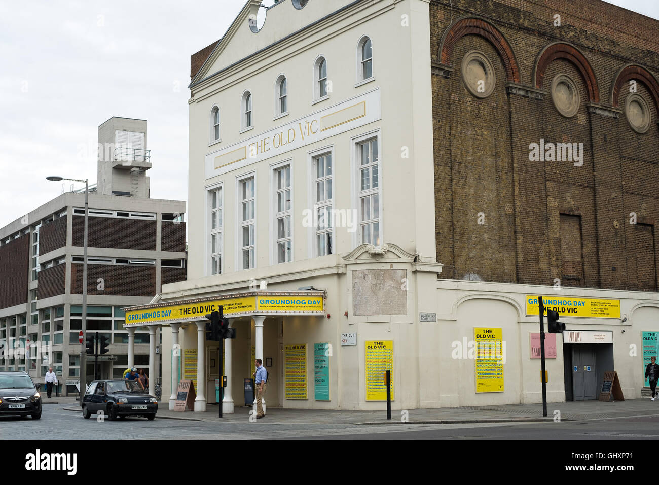 Une vue de l'Old Vic Theatre de Waterloo, Londres, tout en montrant le Tim Minchin et Danny Rubin encore de, le jour de la Marmotte Banque D'Images