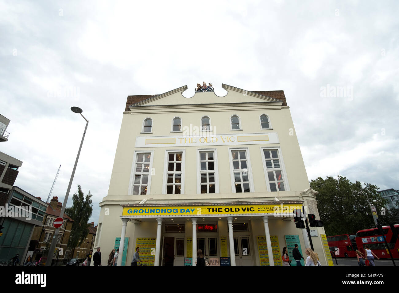 Une vue de l'Old Vic Theatre de Waterloo, Londres, tout en montrant le Tim Minchin et Danny Rubin encore de, le jour de la Marmotte Banque D'Images