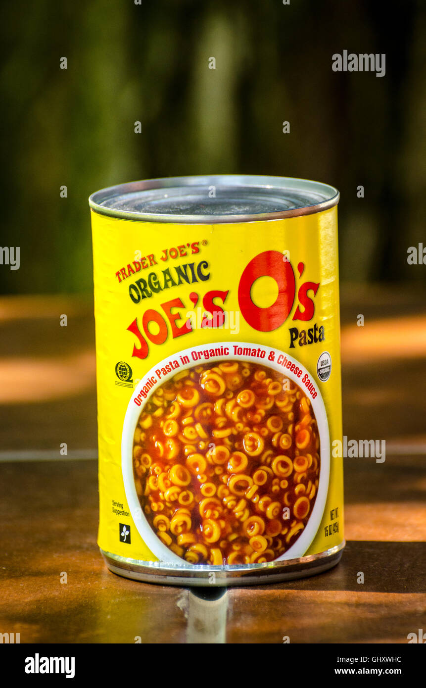 Trader Joes Spaghetti en conserve bio Joe's o's Banque D'Images