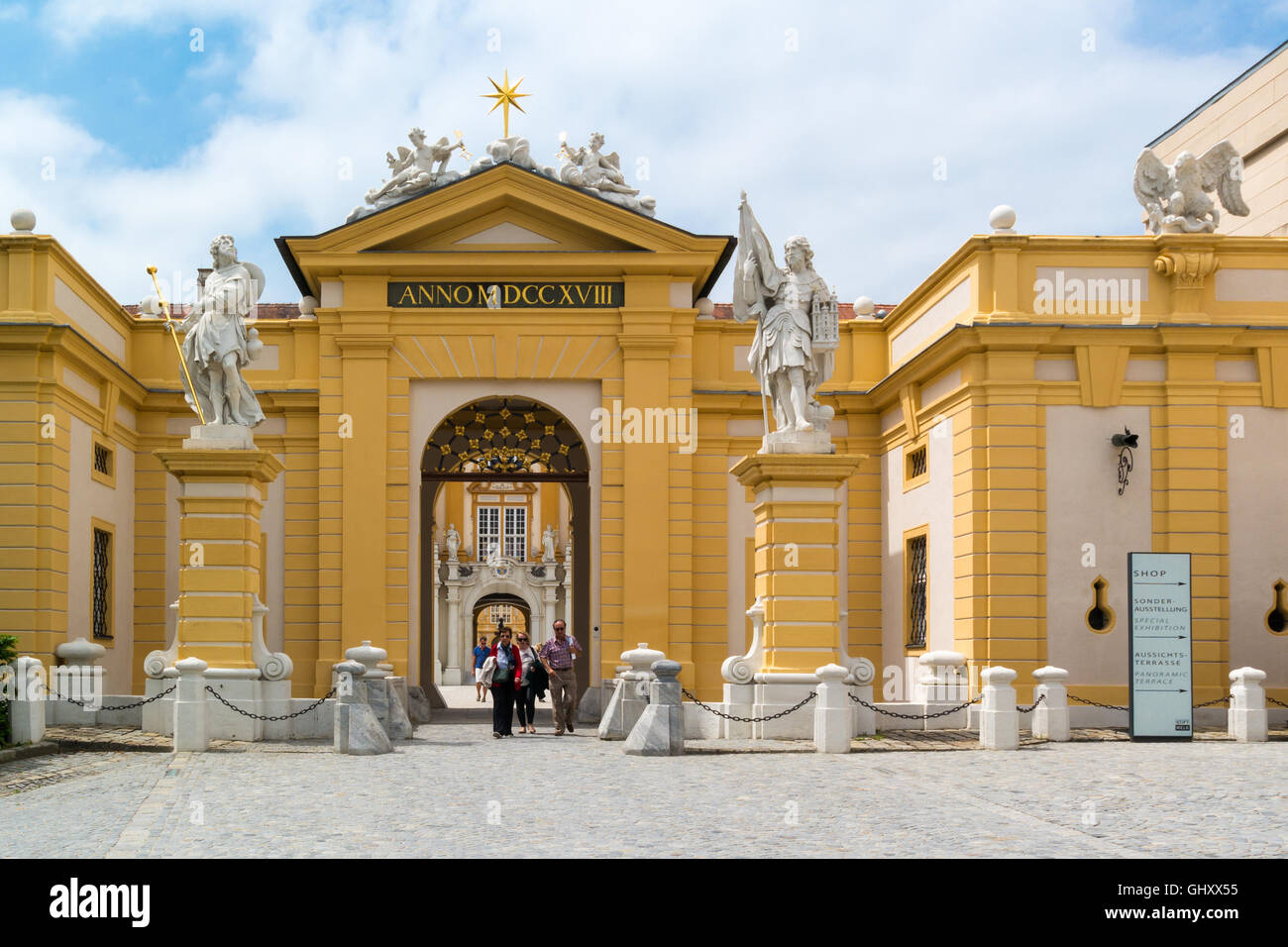 Entrée principale de l'Abbaye de Melk dans la vallée de la Wachau, Basse Autriche Banque D'Images