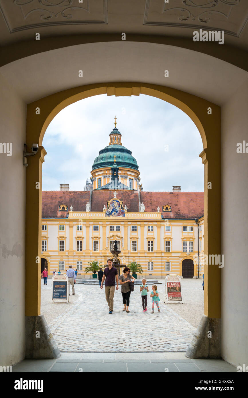 Les gens de cour de prélats Benoît Hall de l''Abbaye de Melk dans la vallée de la Wachau, Basse Autriche Banque D'Images