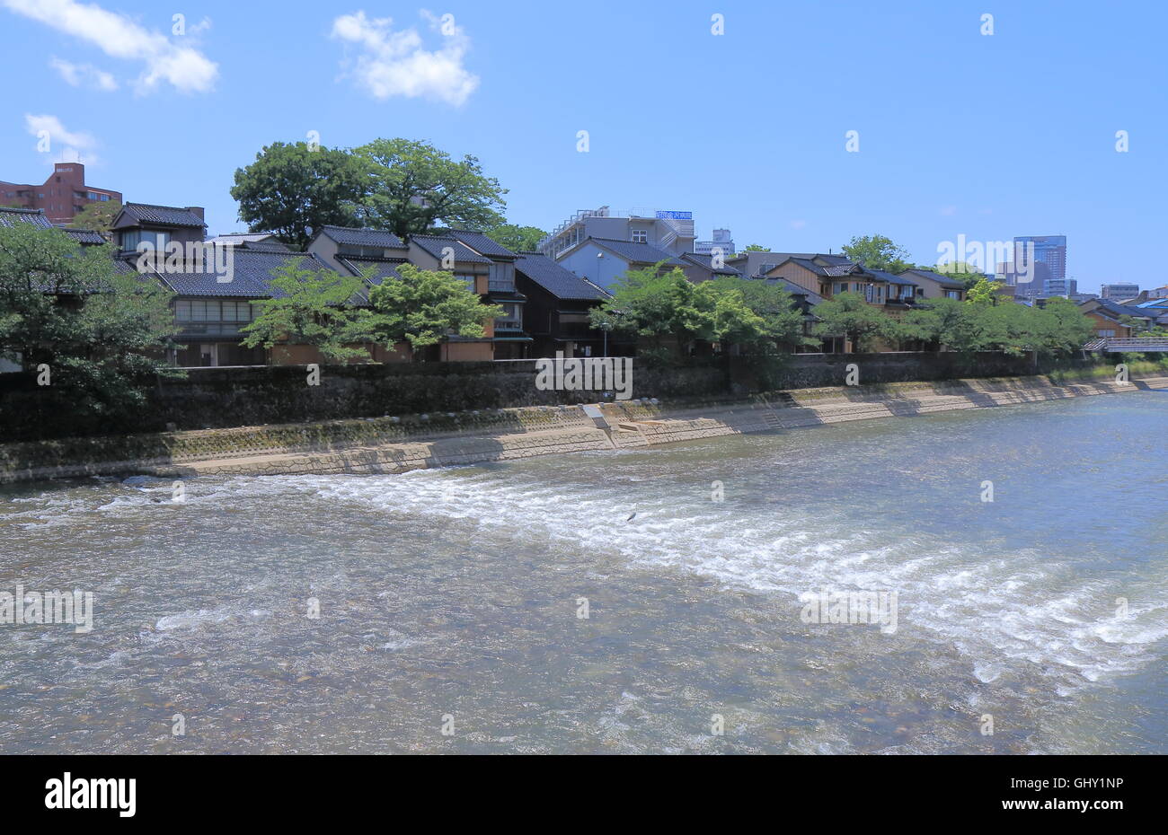 La rivière Asanogawa et Kazue Machi Higashiyama au Japon Kanazawa. Banque D'Images