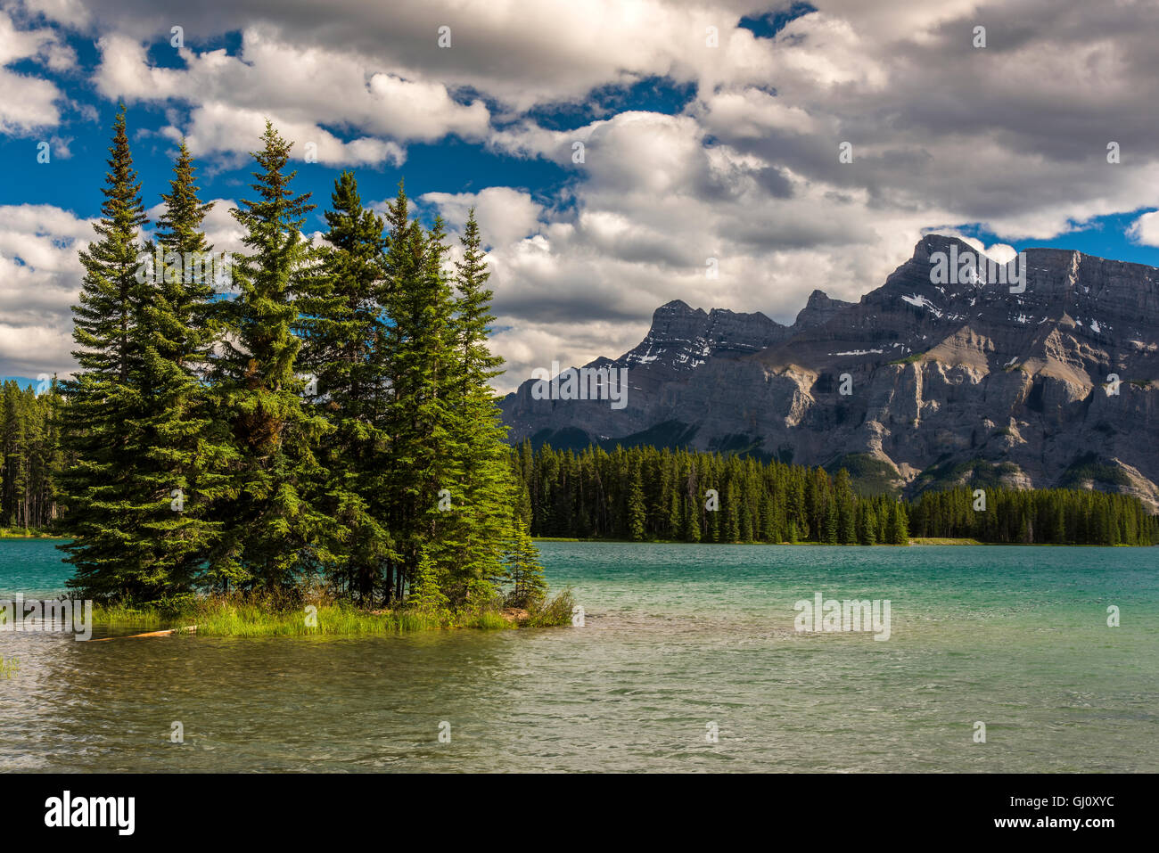 Deux Jake Lake, Banff National Park, Alberta, Canada Banque D'Images