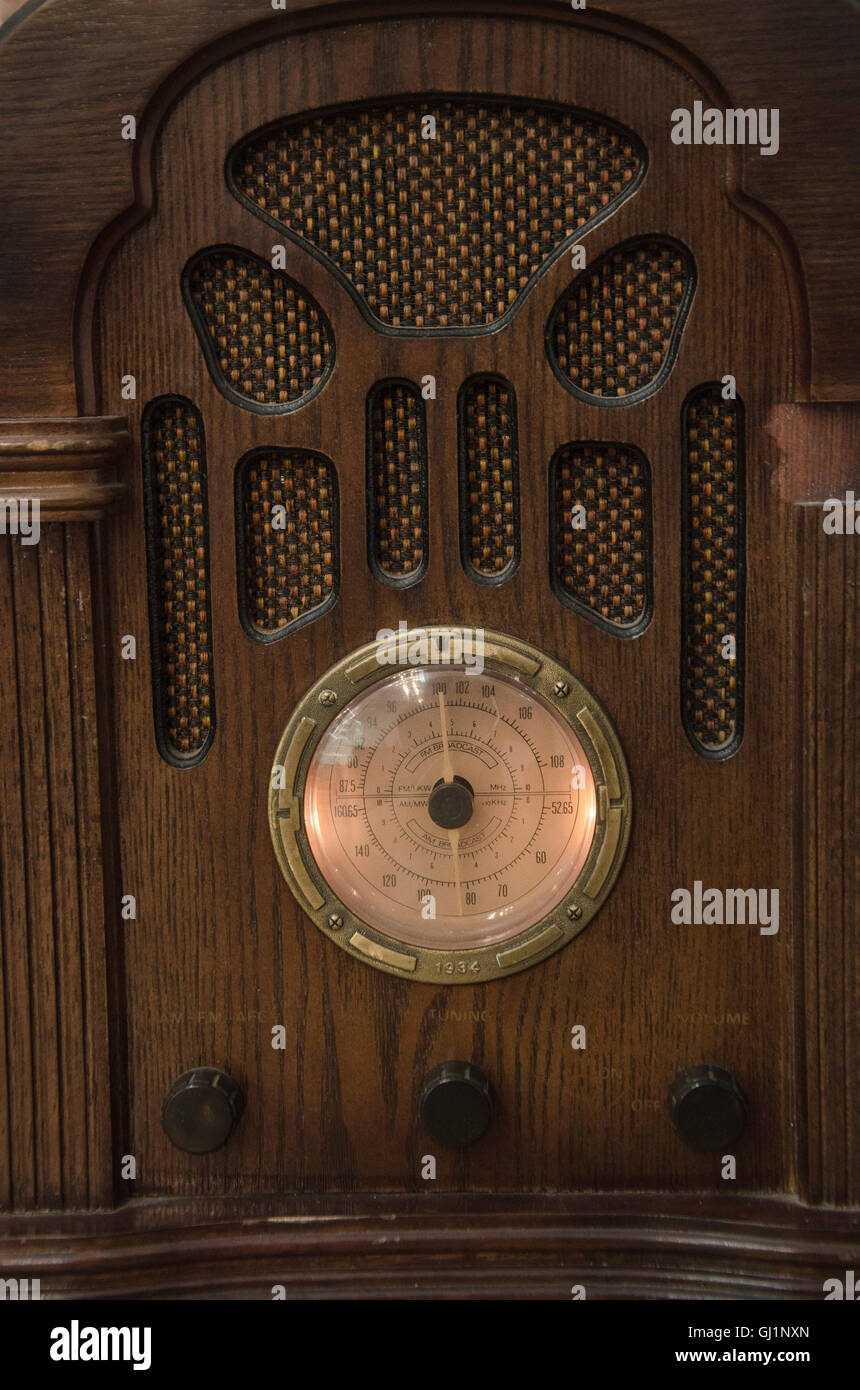 Partie de old grunge vintage radio close up. Banque D'Images