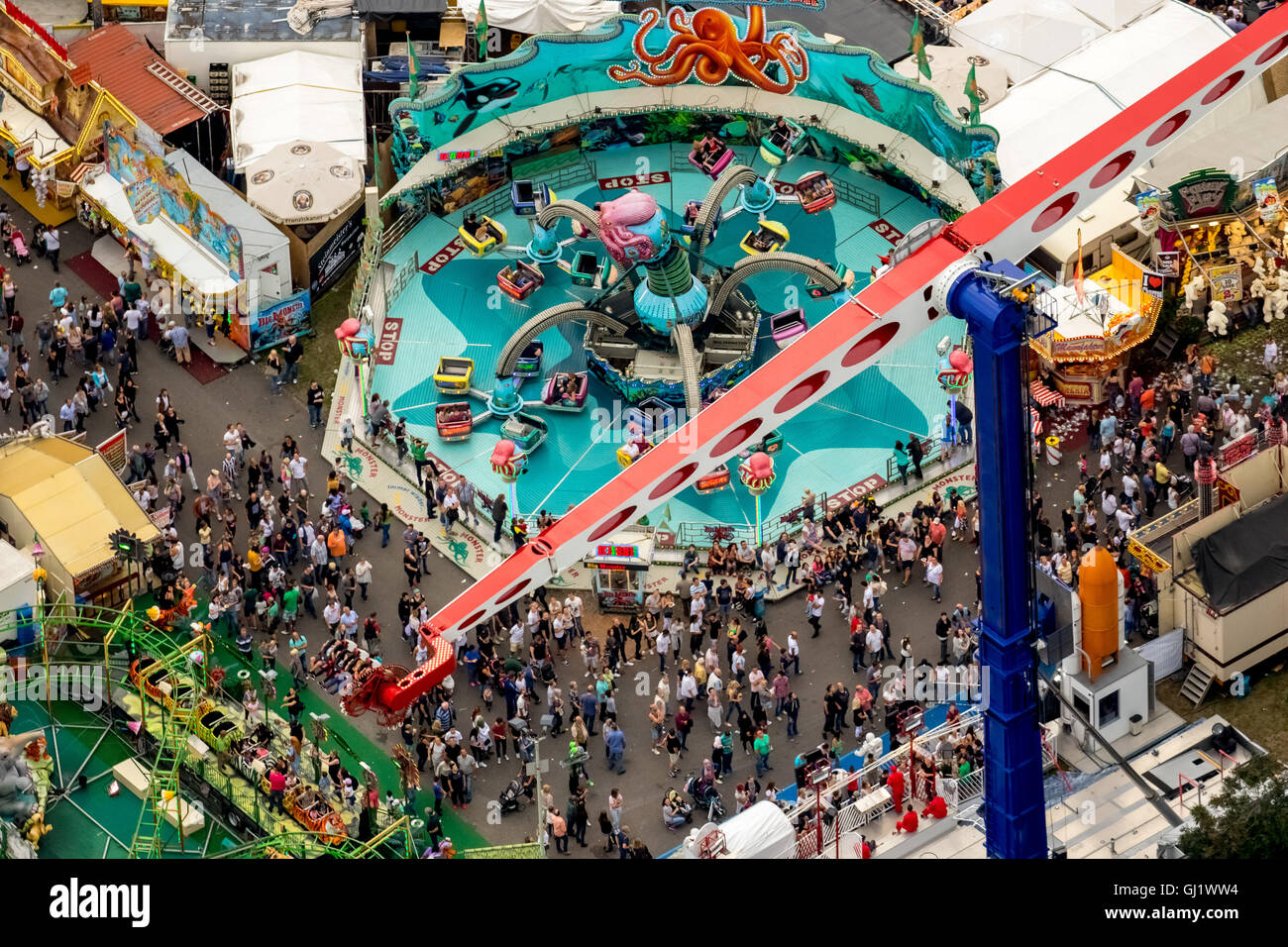 Vue aérienne, gros monstre Raoul Hermann Krameyer, Octopus, Carousel, ride, Cranger Kirmes 2016 plus grand festival folklorique dans la Ruhr, Banque D'Images