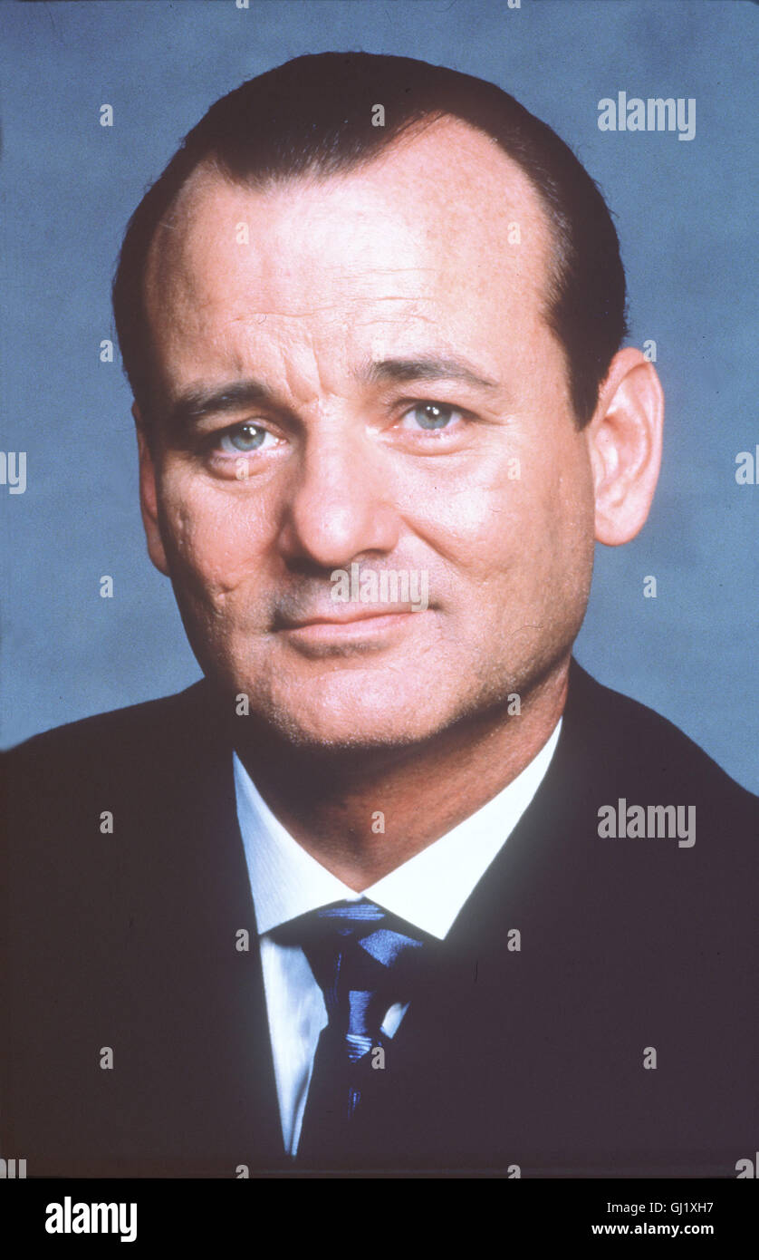 NULL NULL AGENT NIX - BILL MURRAY DANS HIRNLOSER MISSION Um seinen Bruder Wally (BILL MURRAY) mal für einen Abend los zu werden, schenkt James ihm eine Karte für das 'Théâtre de la vie". In diesem Theatre werden die Zuschauer aktiv eingebunden und müssen selbst die Hauptrollen spielen.. Wally bekommt mourir, Regieanweisung in einer Telefonzelle erste zu Warten auf Instruktionen. Mourir pour mourir, Wally am Telefon erhält, gilt nicht ihm, sondern einem Killer... fort P/M Regie : Jon Amiel aka. L'homme qui en savait trop peu Banque D'Images