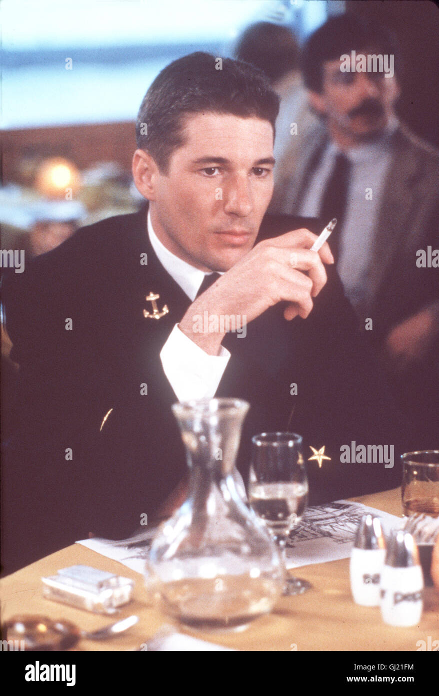 EIN OFFIZIER UND MESSIEURS- der arbeitslose Zack Mayo (RICHARD GERE) durchläuft knallharte die Ausbildung zum Marineoffizier. Regie : Taylor Hackford aka. Un officier et un gentleman Banque D'Images