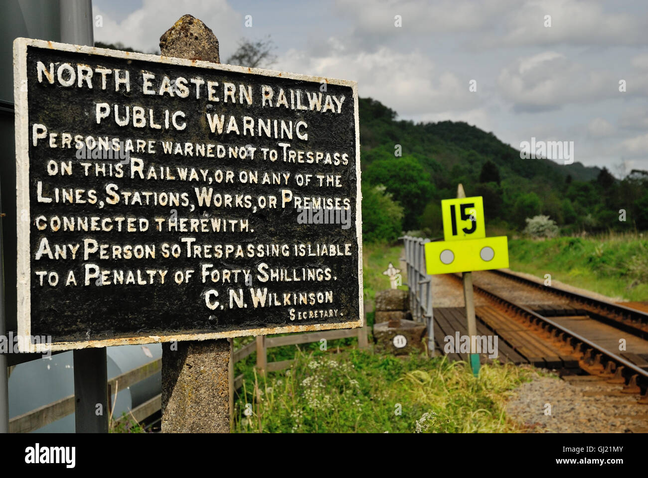 North Eastern Railway avis d'avertissement à côté du North Yorkshire Moors Railway. Banque D'Images