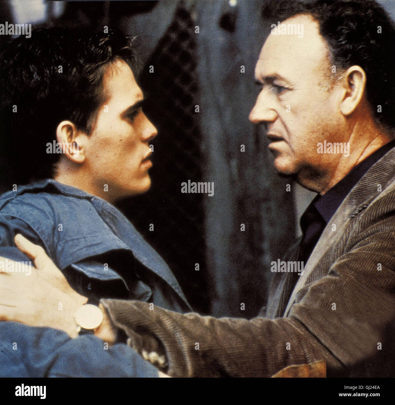 Objectif - D'ZIELSCHEIBE USA 1985 / Regie : Arthur Penn Als seine Mutter dans gekidnappt Paris wird, kommt der junge Chris Lloyd (Matt Dillon) aus dem Staunen nicht mehr heraus : Sein Vater Walter (Gene Hackman) keineswegs ist der biedere Geschäftsmann, für den Chris nhi hält - er ist ein ehemaliger Top-Agent der CIA, der nun auf der Jagd nach den Kidnappern einstigen alle Register seines könnens zieht... Regie : Arthur Penn aka. Target Banque D'Images