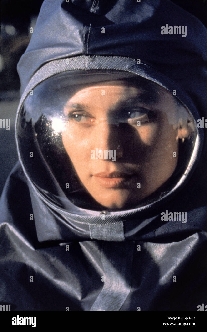 - KILLERVIRUS DANS DEINEN ADERN FLIESST DER TOD- Die Wissenschaftlerin Marissa (NICOLETTE SHERIDAN) gerät dans Lebensgefahr, als sie entdeckt die, skrupellose Ebola-Virus tueur mit dem gefährlichen töten. Regie : Armand Mastroianni aka. Robin CookÕs/ Virus formule pour la mort Banque D'Images