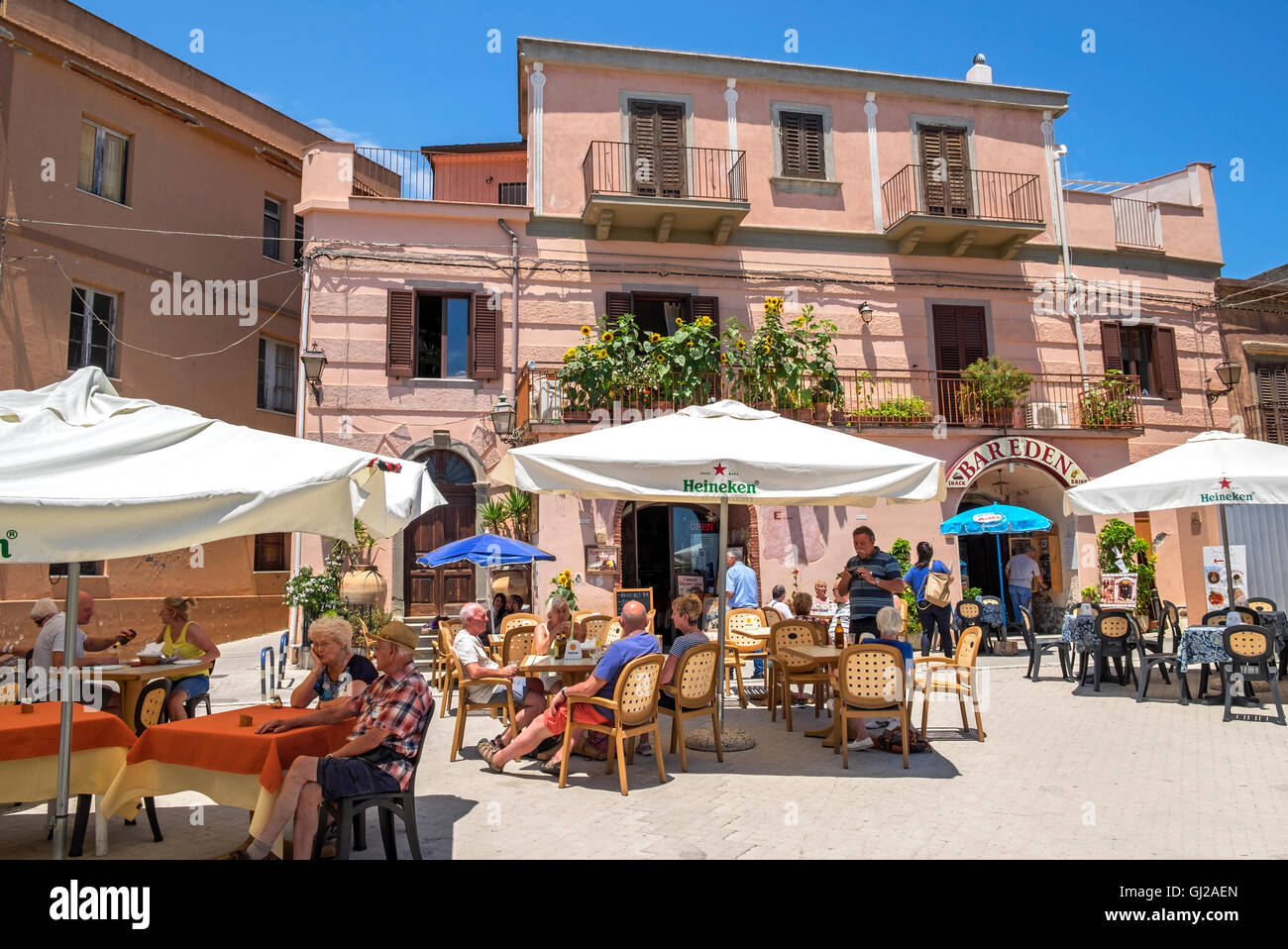 La place du village de Forza d'Agro sur l'île de la Sicile, Italie Banque D'Images