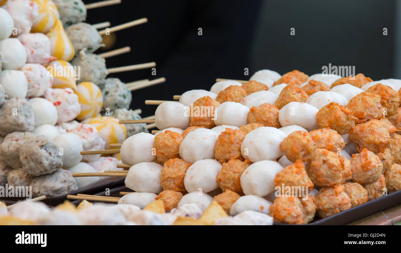 Le snack-rue Calage - Boules de poissons de Hong Kong Banque D'Images