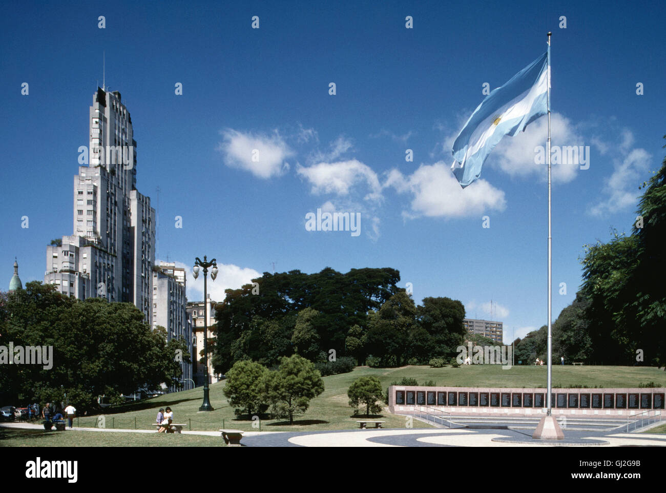 Kavanagh bâtiment et monument aux morts des îles Malvinas, st martin square, Buenos Aires, Argentine, Amérique du Sud Banque D'Images