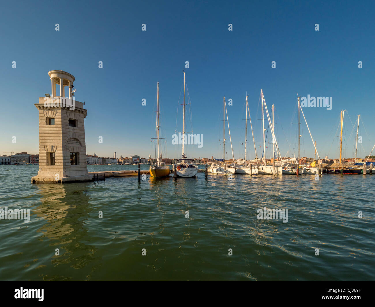 Entrée de la marina sur l'île de San Giorgio Maggiore. Venise, Italie. Banque D'Images