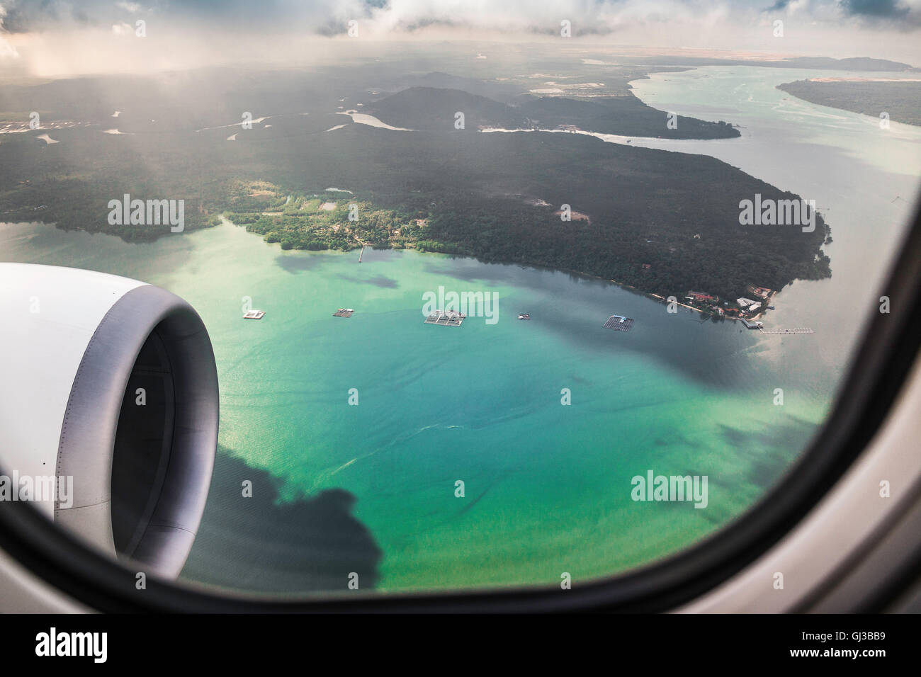 Photo aérienne shot from plane flying de Bali à Singapour Photo Stock -  Alamy
