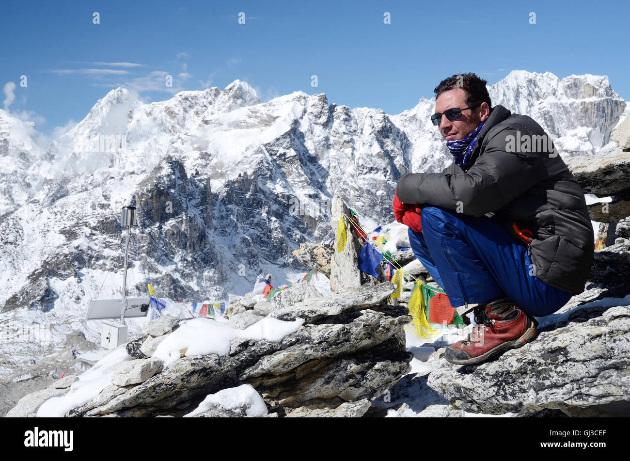 Le Kala Patthar, région de l'EVEREST NÉPAL,- 23 avril : kayak non identifiés au pied de Kala Patthar Mountain le 23 avril 201 Banque D'Images