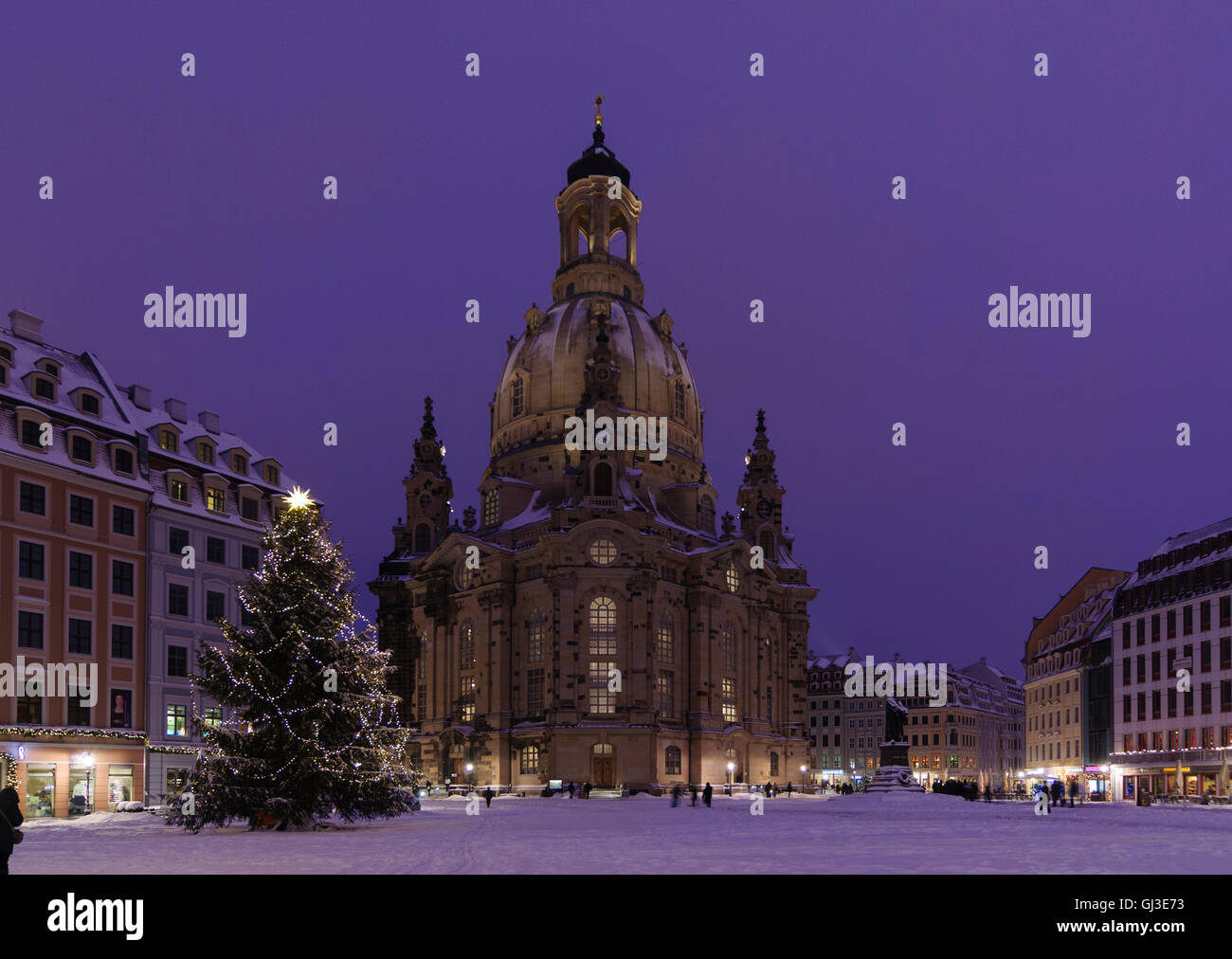La place Neumarkt Dresden : et l'église Frauenkirche dans la neige à Noël, l'Allemagne, Sachsen, Texas, United States Banque D'Images