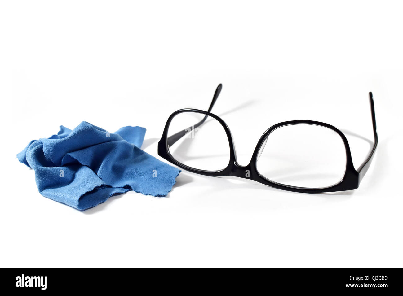 Les lunettes noires Nettoyage isolated on White Banque D'Images